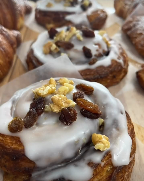 ROLLS CON PASAS DE UVA Y NUECES